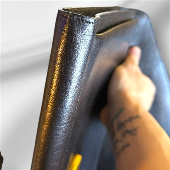 BALLY Vintage Leather Envelope Laptop Bag| Gold Chain Strap & Lock - Picture 11 of 14